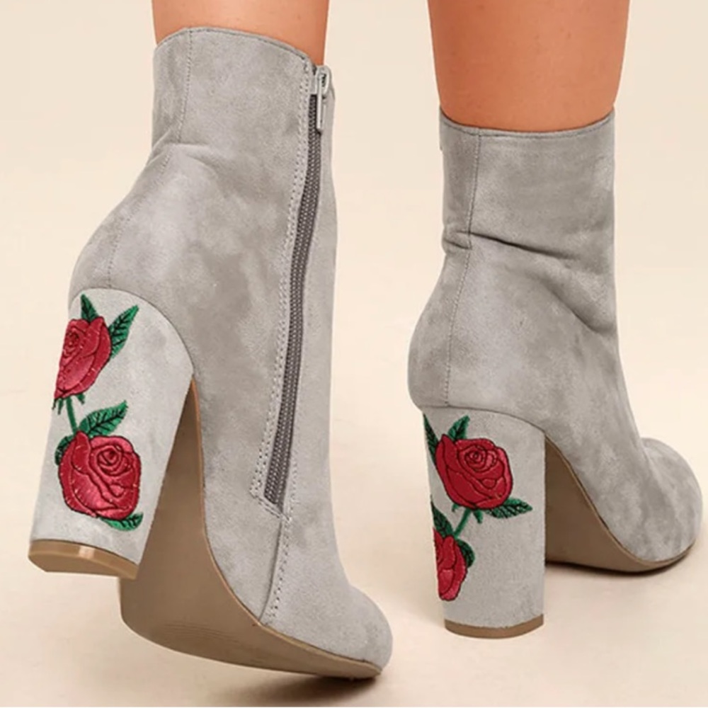 Wild Diva Morris Faux Suede Peep Toe Embroidered Block Heel Bootie Size 7.5